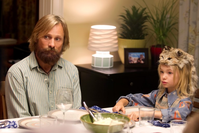 CF_01027_R_CROP (l to r) Viggo Mortensen stars as Ben and Shree Crooks as Zaja in CAPTAIN FANTASTIC, a Bleecker Street release. Credit: Erik Simkins / Bleecker Street