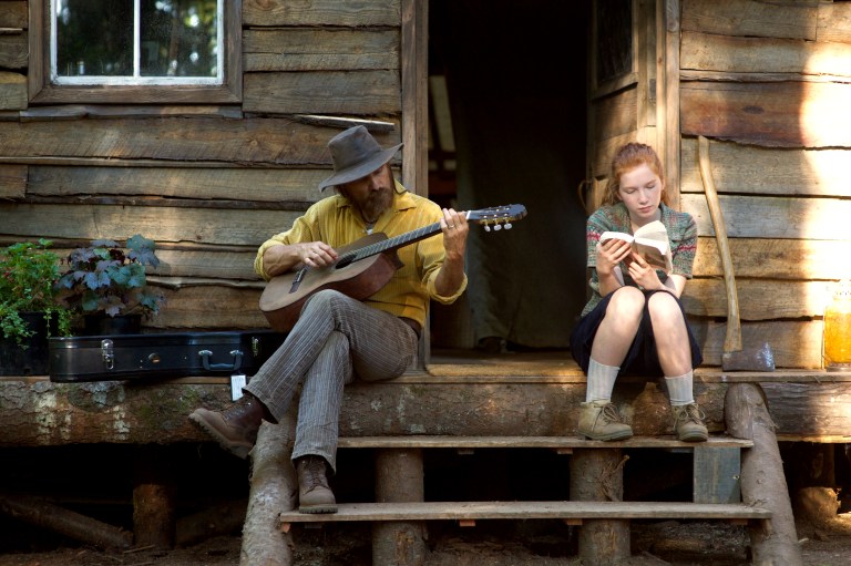 CF_00476_R (l to r) Viggo Mortensen stars as Ben and Annalise Basso as Vespyr in CAPTAIN FANTASTIC, a Bleecker Street release. Credit: Wilson Webb / Bleecker Street